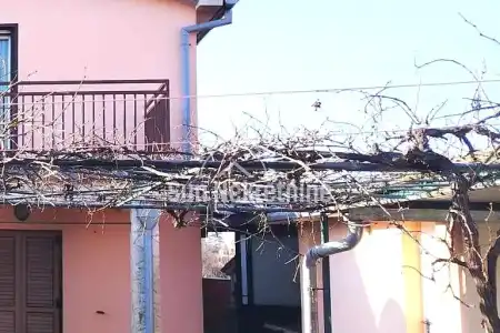 ALBONA, ISTRIA, CASA INDIPENDENTE CON DUE APPARTAMENTI SEPARATI