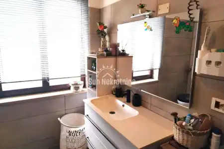 LABIN, ISTRA , SAMOSTOJEĆA KUĆA SA VELIKOM OKUĆNICOM
