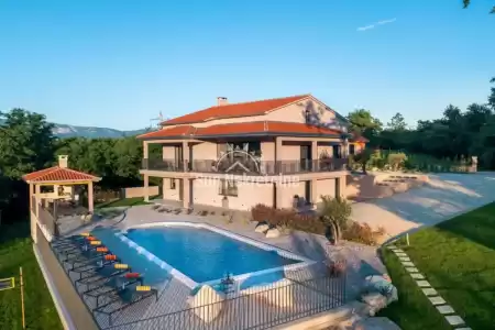 LABIN, PIĆAN, ISTRIA, LUXURY VILLA SURROUNDED BY GREENERY