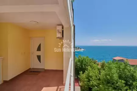 LABIN, RABAC, SPOSIZIONEVETA MARINA, ISTRIA, CASA IN OTTIMA , A 100 M DAL MARE