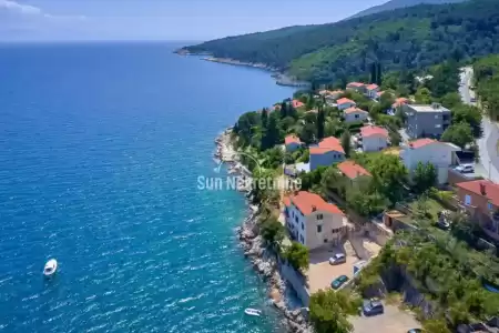 LABIN, RABAC, SPOSIZIONEVETA MARINA, ISTRIA, CASA IN OTTIMA , A 100 M DAL MARE