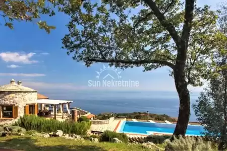 MOŠĆENIČKA DRAGA, FANTASTICA VILLA IN PIETRA CON VISTA MARE PANORAMICA