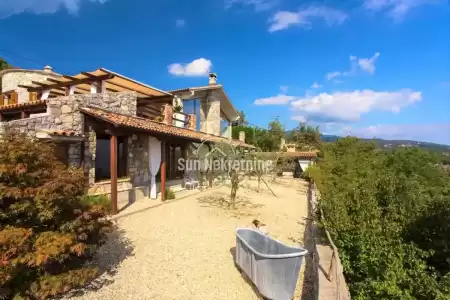 MOŠĆENIČKA DRAGA, FANTASTICA VILLA IN PIETRA CON VISTA MARE PANORAMICA