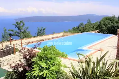 MOŠĆENIČKA DRAGA, FANTASTICA VILLA IN PIETRA CON VISTA MARE PANORAMICA