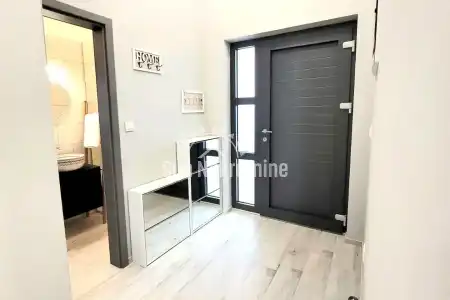 MARČANA, ISTRA, PREDIVNA  NOVOGRADNJA SA BAZENOM U MIRNOM SEOSKOM OKRUŽENJU