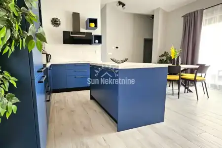 MARČANA, ISTRA, PREDIVNA  NOVOGRADNJA SA BAZENOM U MIRNOM SEOSKOM OKRUŽENJU