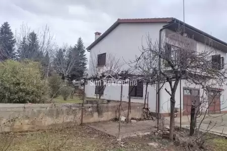 PAZIN, ISTRIA, CASA INDIPENDENTE IN OTTIMA POSIZIONE