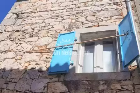 POREČ, ISTRIA, CASA IN PIETRA RISTRUTTURATA NEI DINTORNI