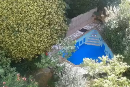 PULA, ISTRIA, APARTMENT HOUSE WITH POOL, 150 M FROM THE BEACH