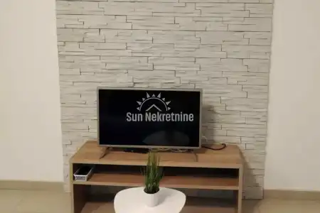 PULA, ISTRA, PREDIVAN STAN U PRIZEMLJU SA PARKIRNIM MJESTOM
