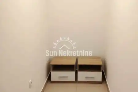 PULA, ISTRA, PREDIVAN STAN U PRIZEMLJU SA PARKIRNIM MJESTOM