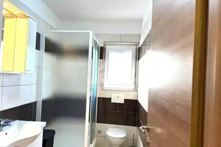 PULA, ISTRA, PREDIVAN STAN U PRIZEMLJU SA PARKIRNIM MJESTOM