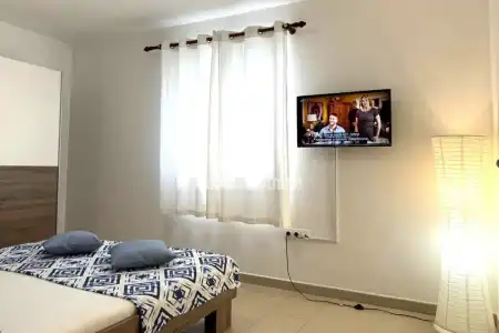 PULA, ISTRA, PREDIVAN STAN U PRIZEMLJU SA PARKIRNIM MJESTOM