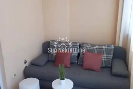 PULA, ISTRA, PREDIVAN STAN U PRIZEMLJU SA PARKIRNIM MJESTOM