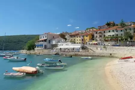 RABAC, ISTRIA, OFFICE BUILDING NEAR THE SEA