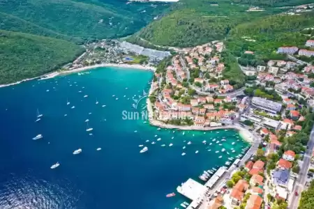 RABAC, ISTRIA, BUSINESS SPACE, FIRST ROW FROM THE SEA