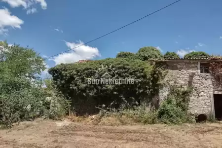 PIĆAN, ISTRIA, CASA IN PIETRA D'ISTRIA DA RISTRUTTURARE NEL PAESE CIRCOSTANTE