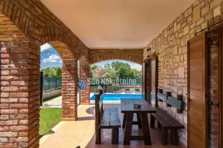 SVETVINČENAT, ISTRIA, CASA IN PIETRA CON PISCINA