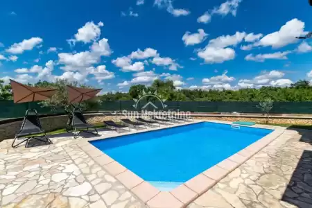 SVETVINČENAT, ISTRIA, STONE HOUSE WITH SWIMMING POOL