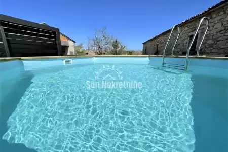 VIŽINADA, ISTRIA, CASA IN PIETRA RISTRUTTURATA CON PISCINA