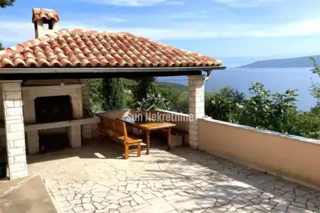 ZAGORJE, ISTRA, APARTMANSKA KUĆA SA PREKRASNIM PANORAMSKIM POGLEDOM NA MORE