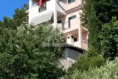ZAGORJE, ISTRA, APARTMANSKA KUĆA SA PREKRASNIM PANORAMSKIM POGLEDOM NA MORE