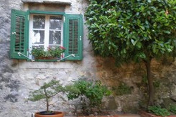LABIN, ISTRA, KUĆA U STAROGRADSKOJ JEZGRI